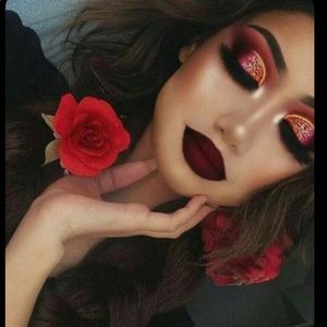 Meet your Posher, Taina